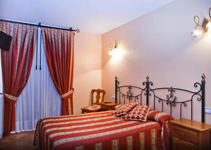 Antiguo Casino De Arribes