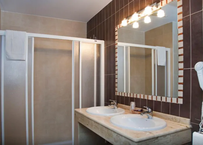 Antiguo Casino De Arribes *