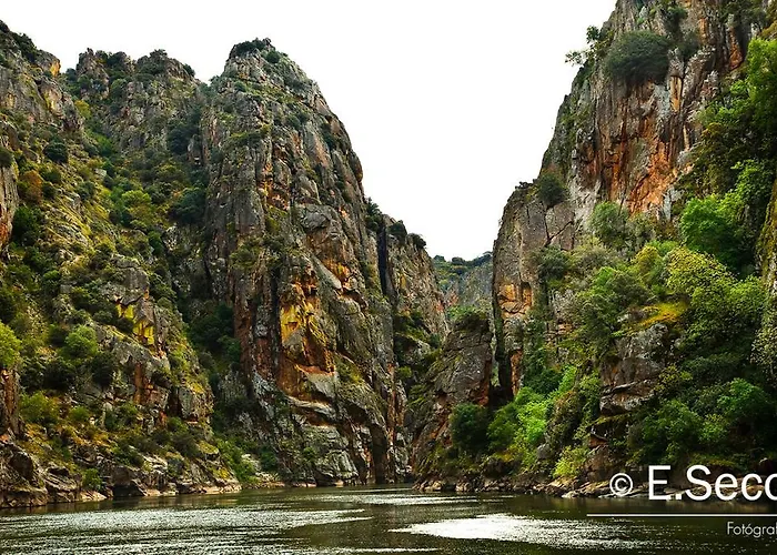 Antiguo Casino De Arribes * Fermoselle