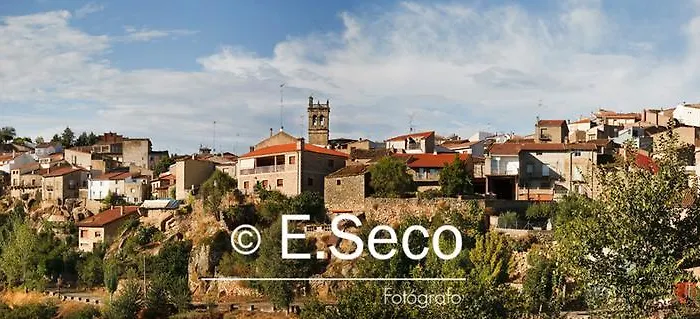 Antiguo Casino De Arribes Country house